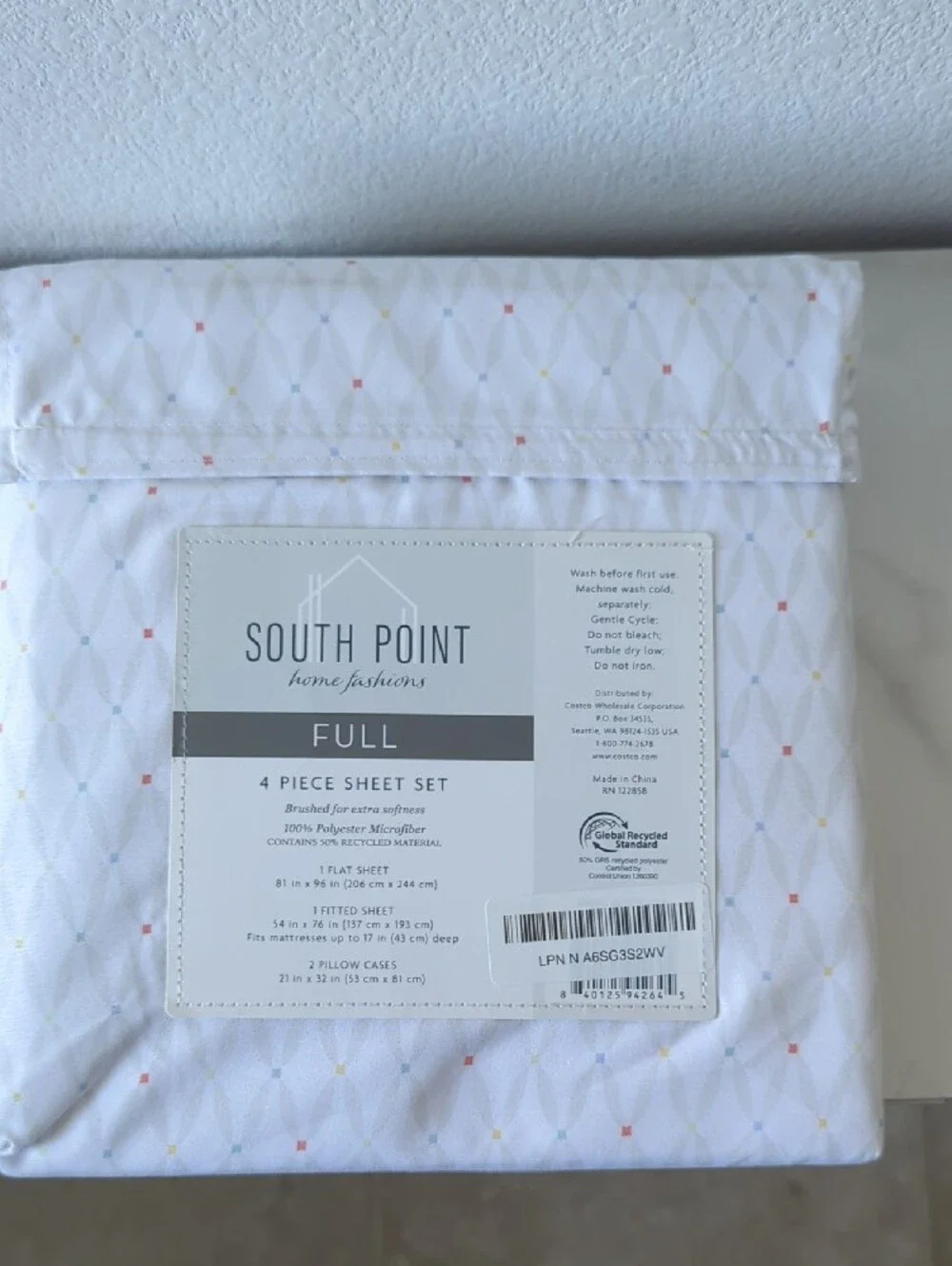 Full 4-Piece Sheet Set - White with Pastel Accents - Maise Geo